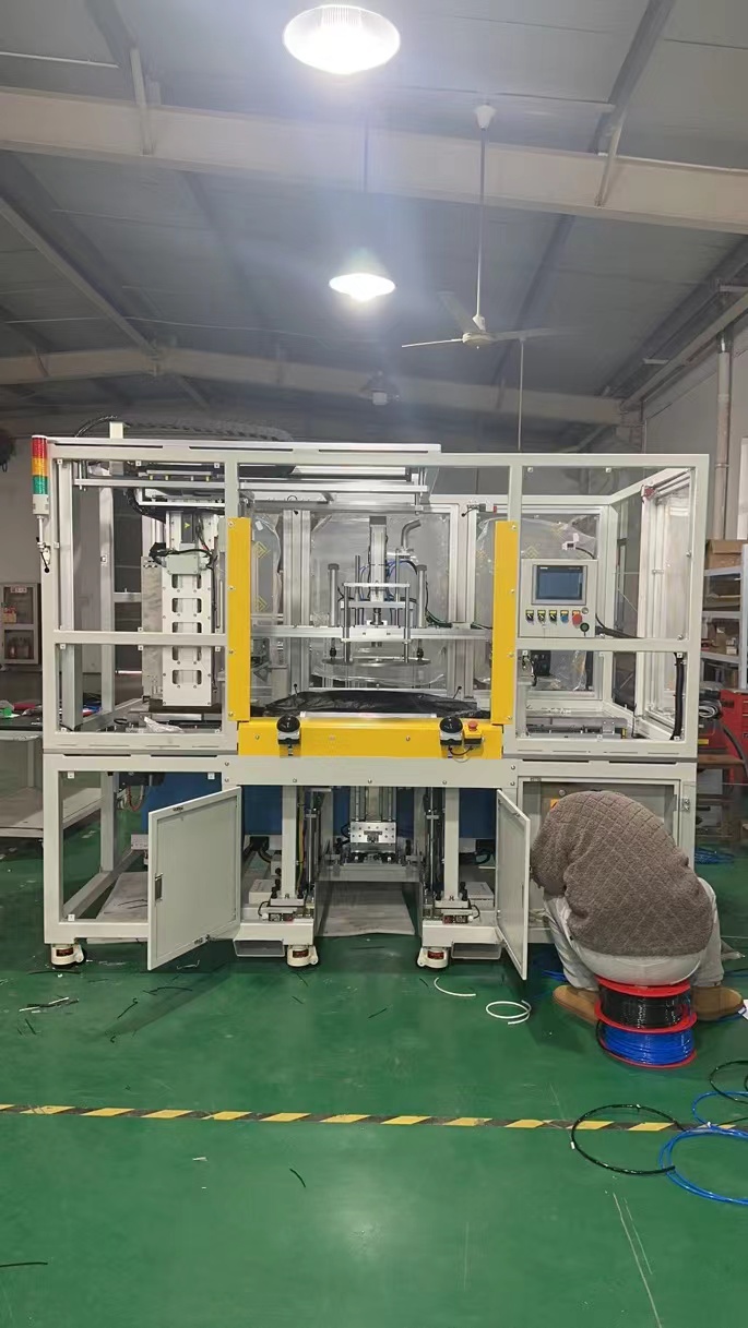 Automatic folding machine