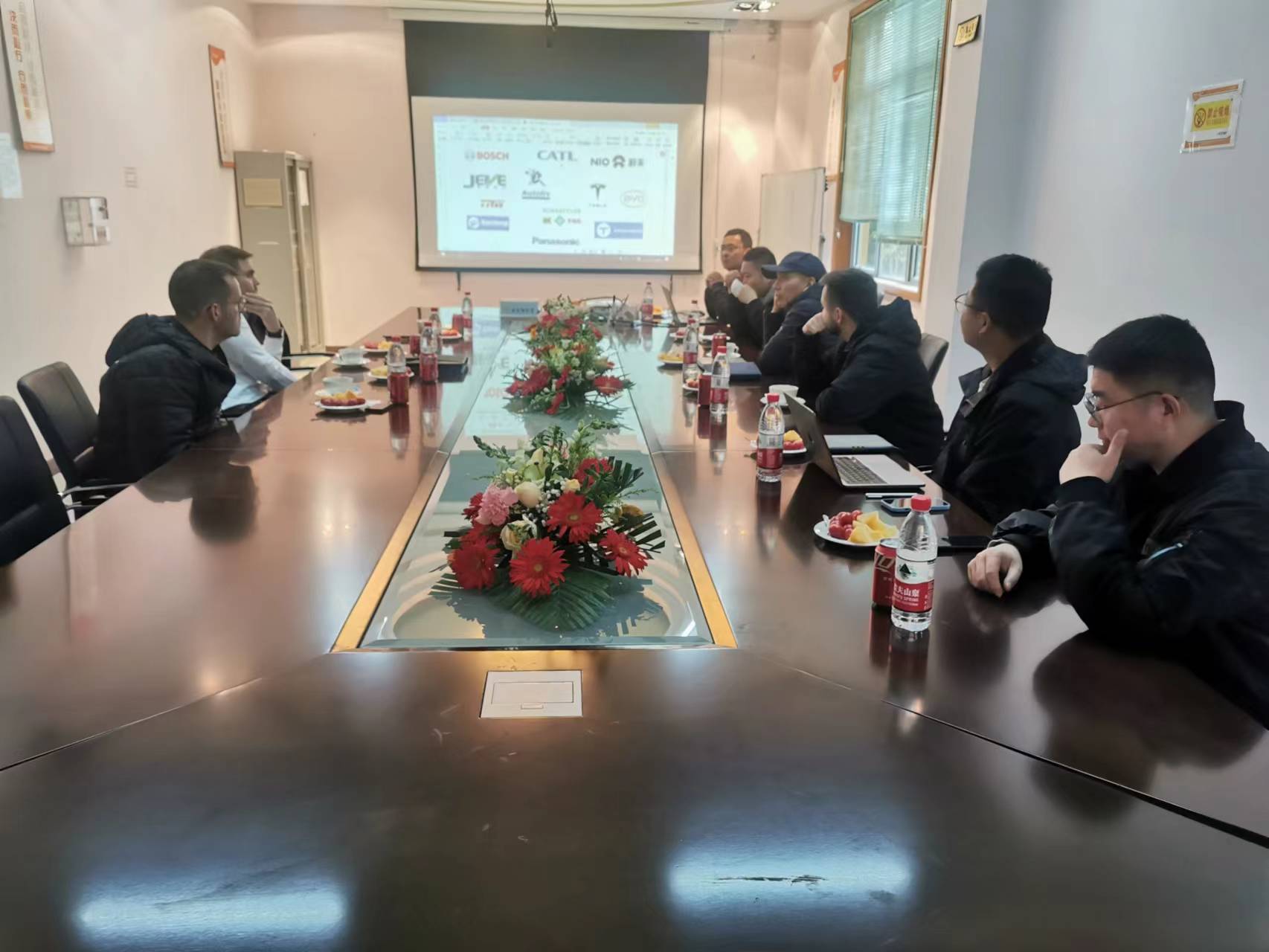 Stune meeting room discussion